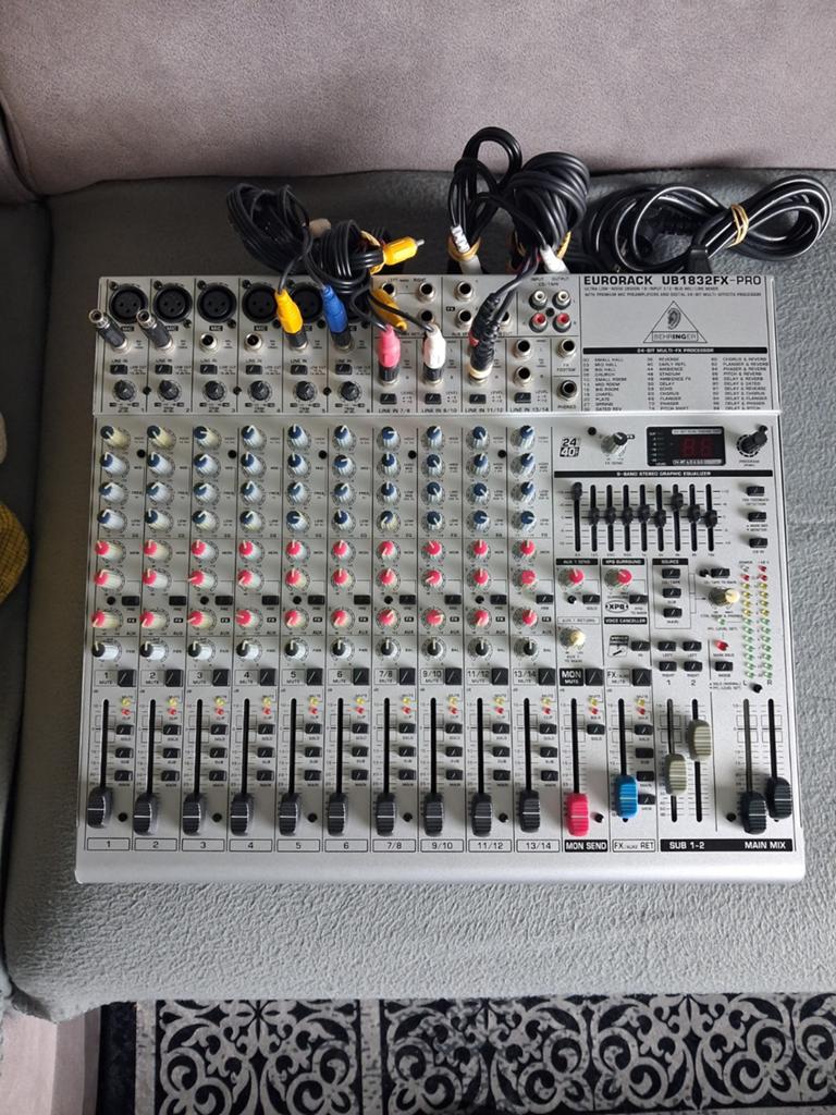 BEHRINGER EURORACK UB1832FX-PRO, Ophalen of Verzenden, Zo goed als nieuw