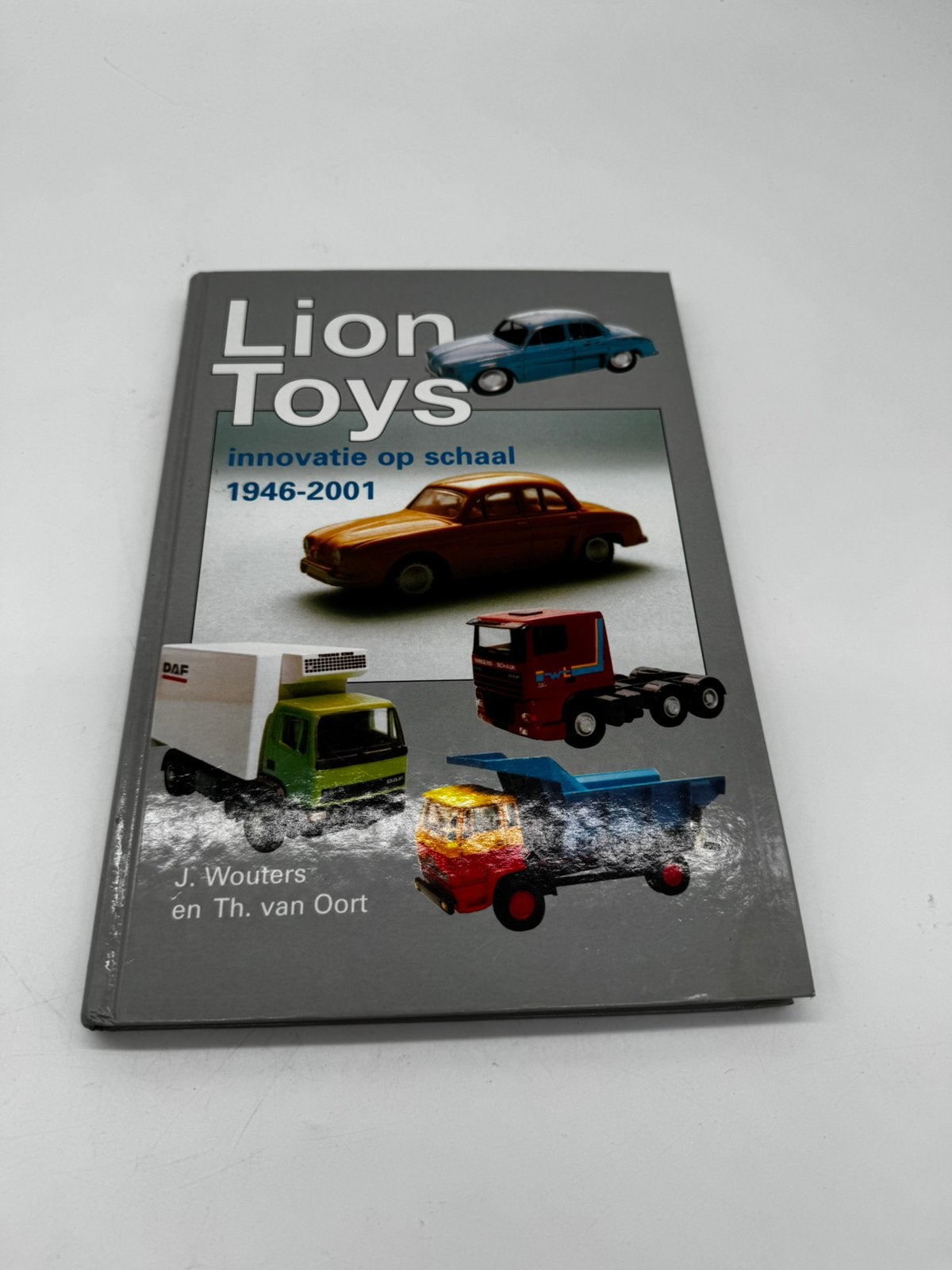 LION TOYS innovatie op schaal J Wouters en TH. van Oort, Ophalen of Verzenden, Nieuw, Sport, Hobby en Vrije tijd
