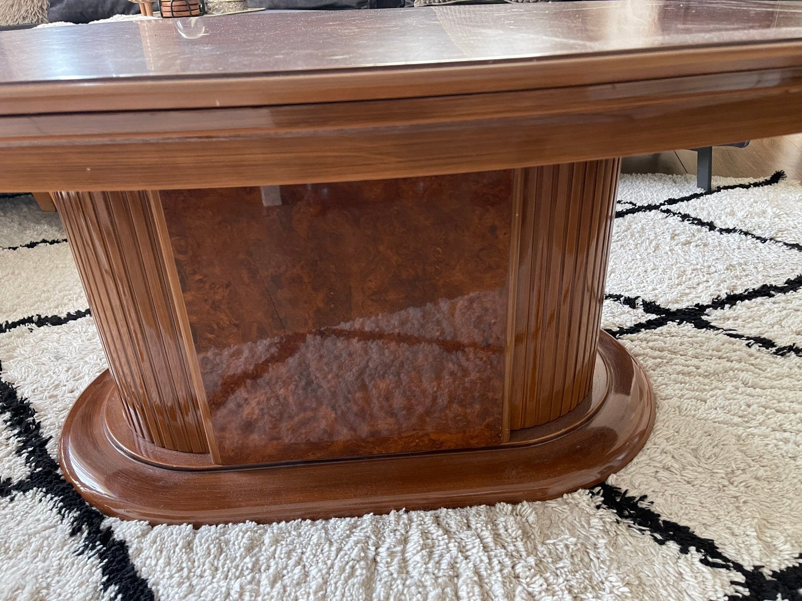 Mooie klassieke salontafel met wortelnoten blad– 124 cm, Ophalen, Gebruikt, 100 tot 150 cm, 50 tot 100 cm