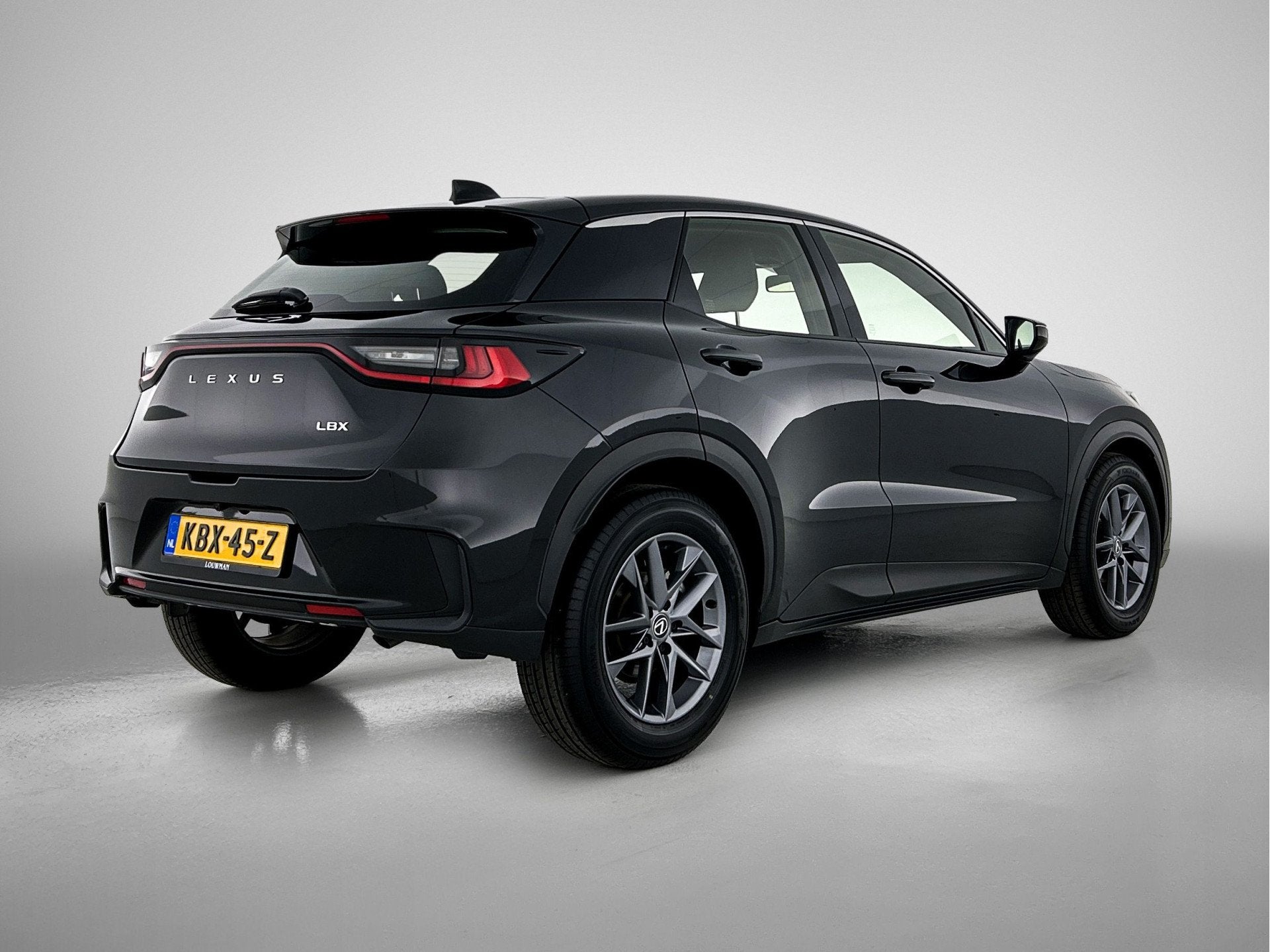 Lexus LBX Limited Edition | BTW Voertuig | Cruise Control Ad, Auto's, Gebruikt, Zwart, 1490 cc, Bedrijf