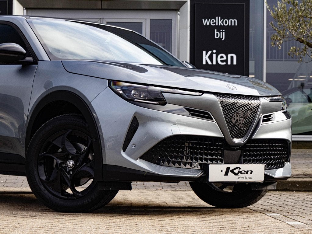 Alfa Romeo Junior 1.2 Turbo Hybrid Ibrida Speciale | ACC | L, Auto's, Alfa Romeo, 145 pk, Euro 6, 1199 cc, Bedrijf