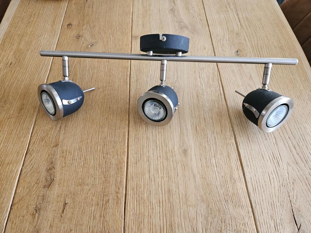Plafondlamp met 3 spotjes - Gebruikt, Huis en Inrichting, Lampen | Spots, Ophalen of Verzenden, Gebruikt, Plafondspot of Wandspot