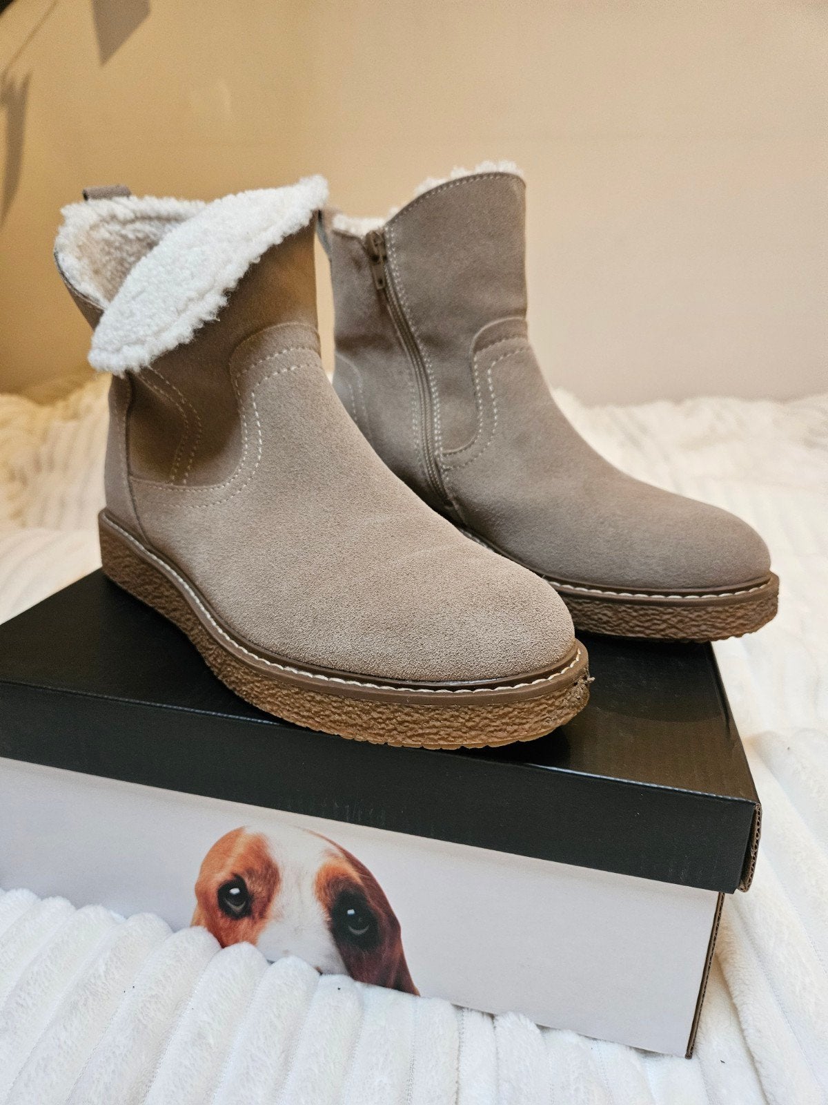 Uggs 39 hush puppies, Kleding | Dames, Beige, Nieuw, Ophalen of Verzenden, Pantoffels of Sloffen