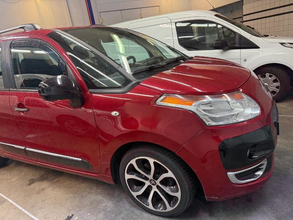 Citroën C3 Picasso 1.6 VTI 2012 Rood, Auto's, Voorwielaandrijving, Stof, 4 cilinders, 635 kg