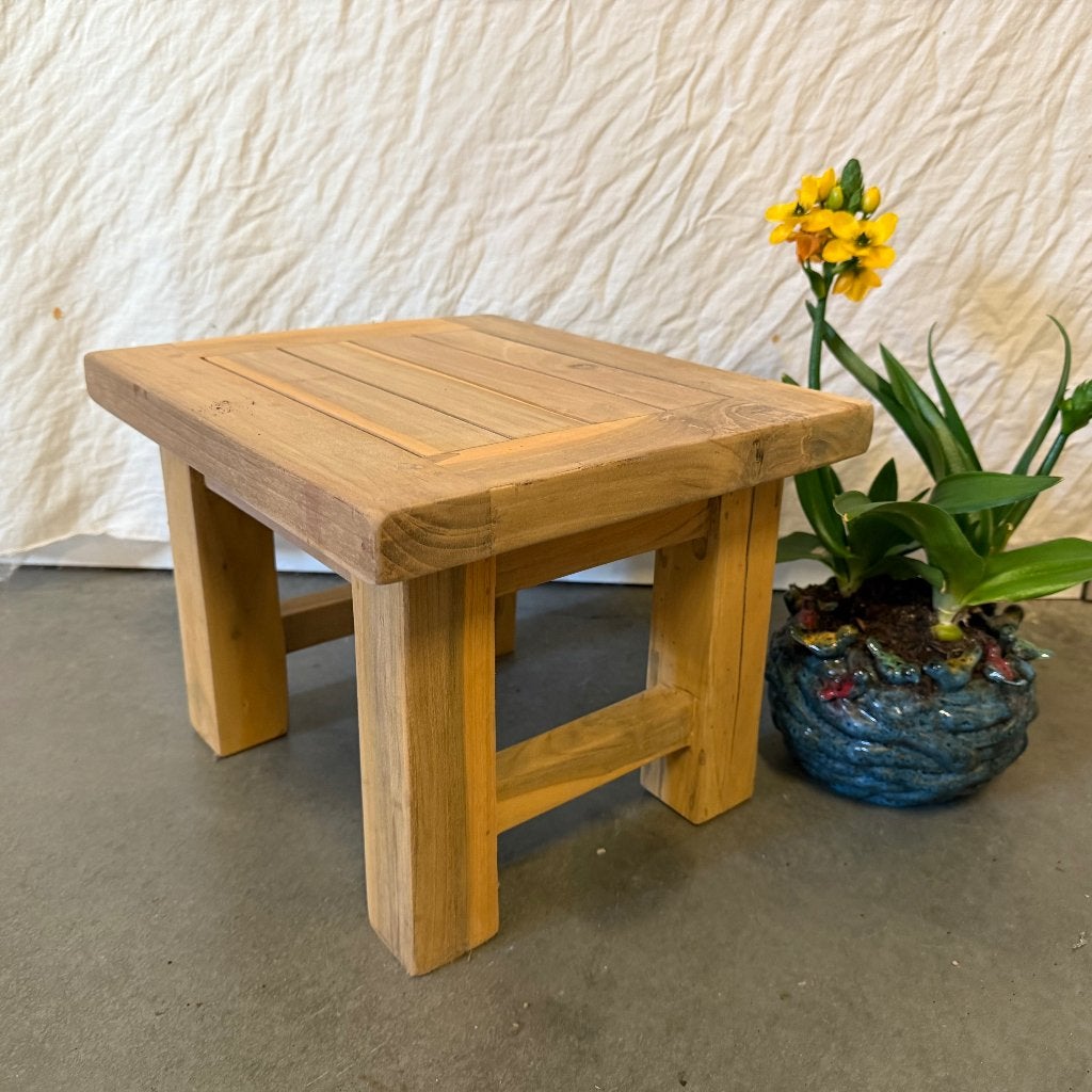 bijzettafeltje - 35 x 30 cm - massief teak - TTM Wonen, TTM Wonen, Meubels – (Perzische) Tapijten en Woonaccessoires, Taag 63, 2491 CS, Den Haag (Forepark)