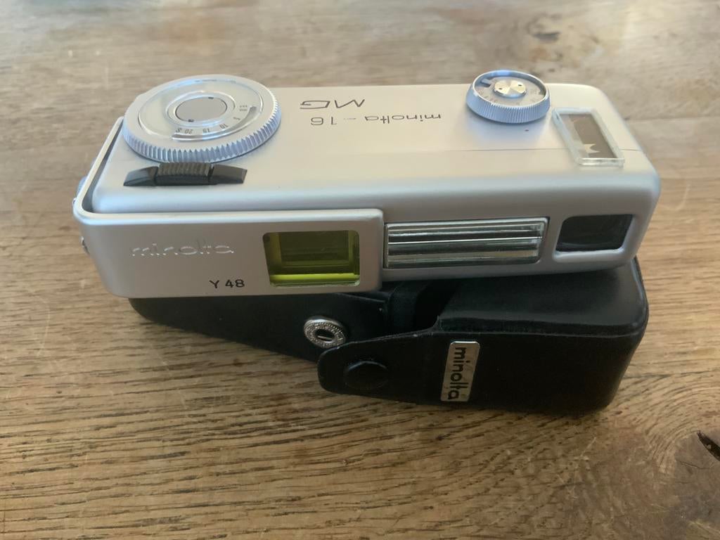 Minolta 16 MG Compactcamera Geelfilter Y48, Verzamelen, Ophalen of Verzenden, 1960 tot 1980