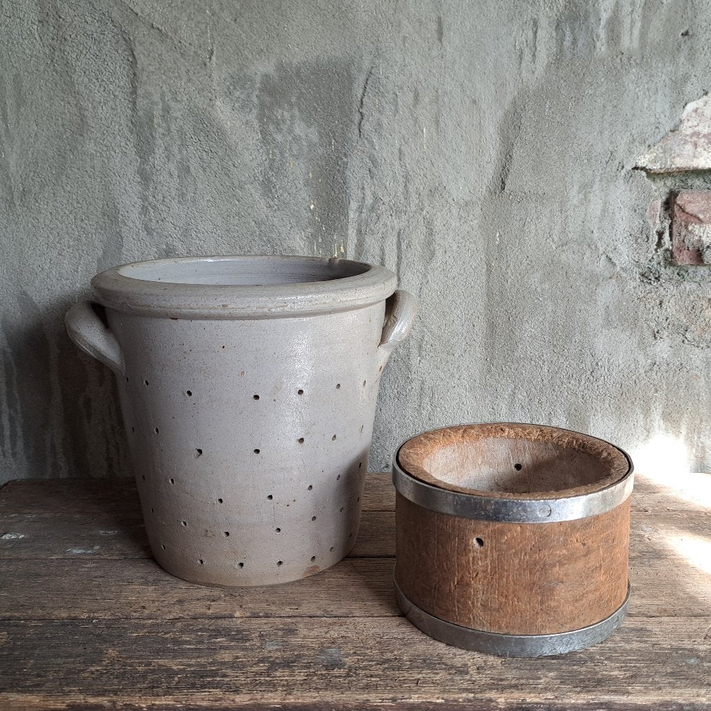 Oude brocante aardewerk of houten kaasmal *Etage3*, Gebruikt, ., Ophalen of Verzenden, .