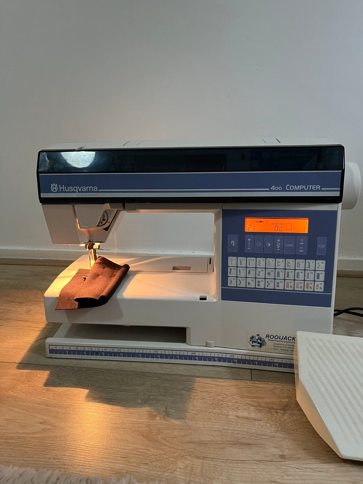 Naaimachine husqvarna, Ophalen of Verzenden, Zo goed als nieuw, Naaimachine, Husqvarna