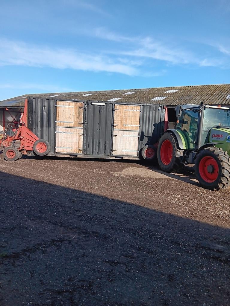 Te koop / te huur , 20 ft paardenstalcontainer(s)., Stalling