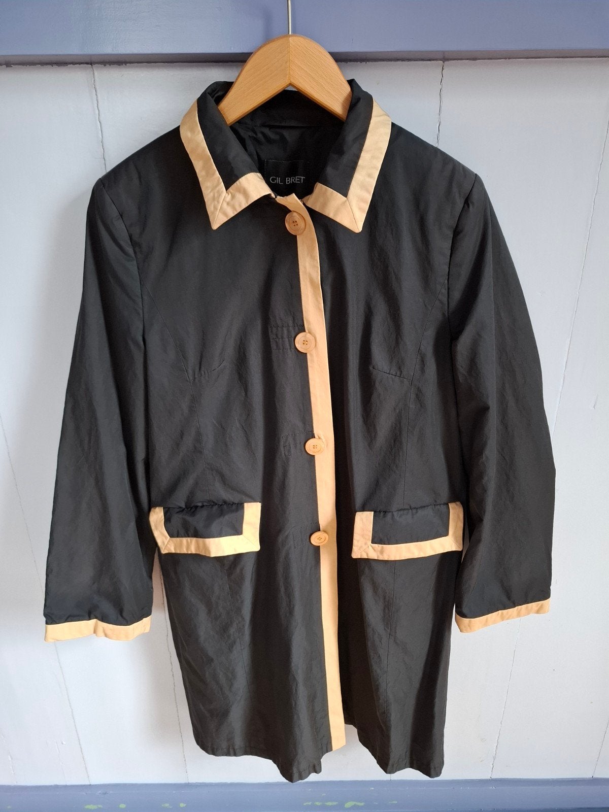 Zwart/Beige lange "Gil Bret" dames jas. Mt.40/L., Zwart, Maat 42/44 (L), Ophalen of Verzenden, Zo goed als nieuw