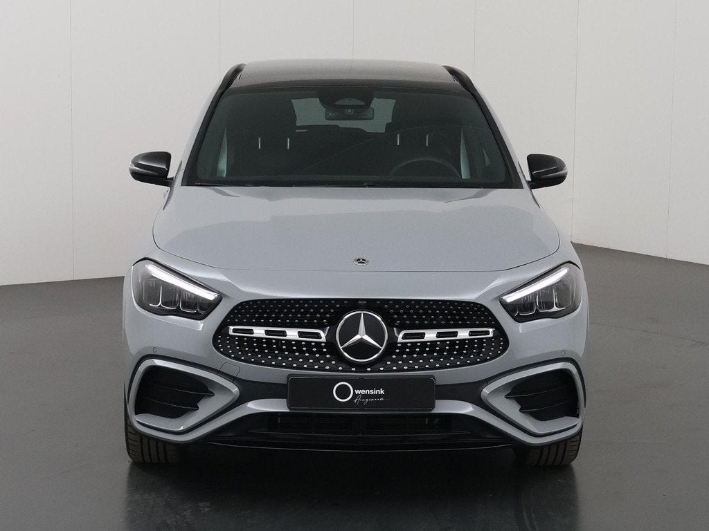 Mercedes-Benz GLA-klasse 250 e AMG Line | Panoramadak | Trek, Stof, 4 cilinders, 16 kWh, Bedrijf