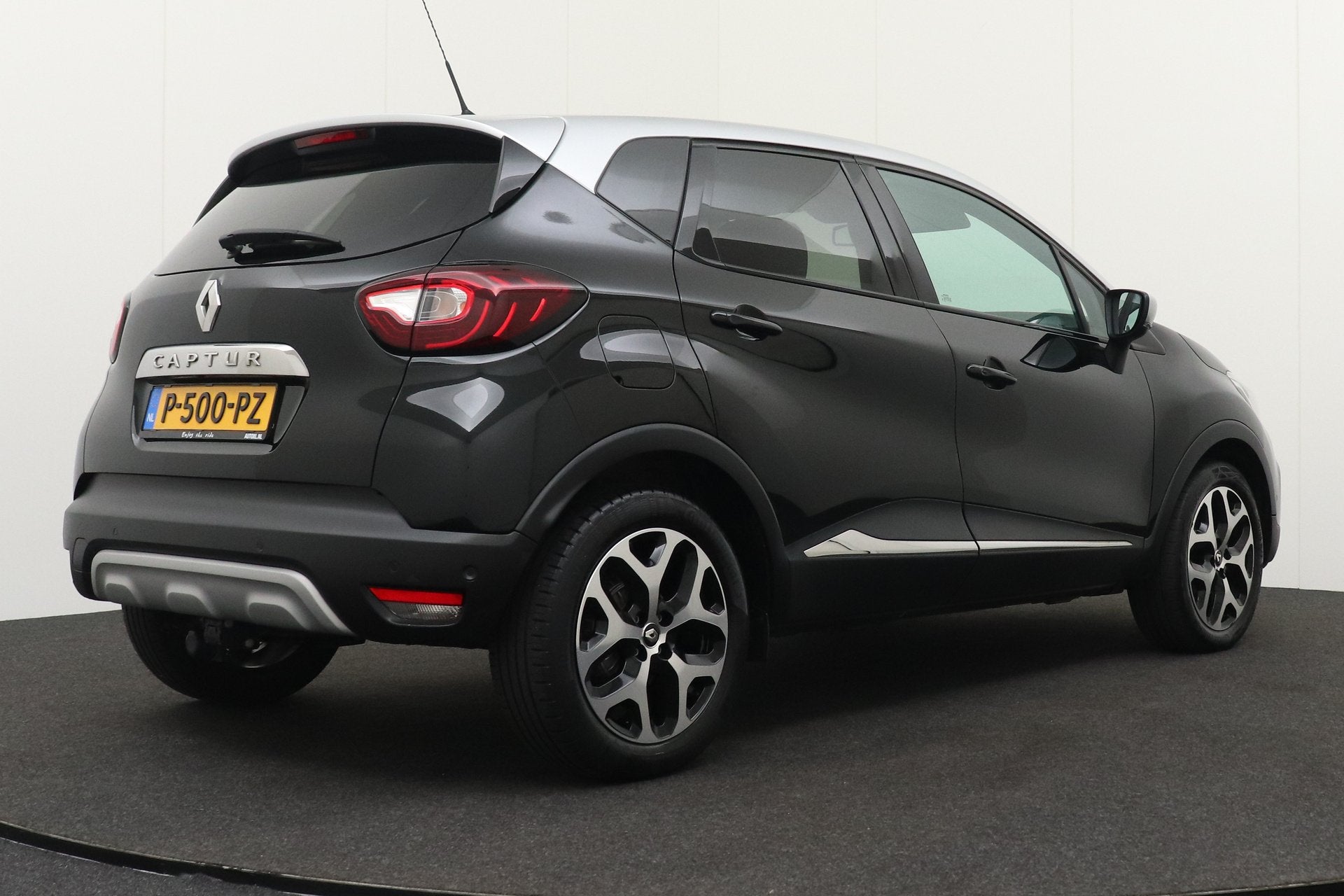 Renault Captur 1.3 150 PK Aut. TCe Intens Half-Leder Camera, Auto's, Renault, Gebruikt, 4 cilinders, 150 pk, Leder en Stof