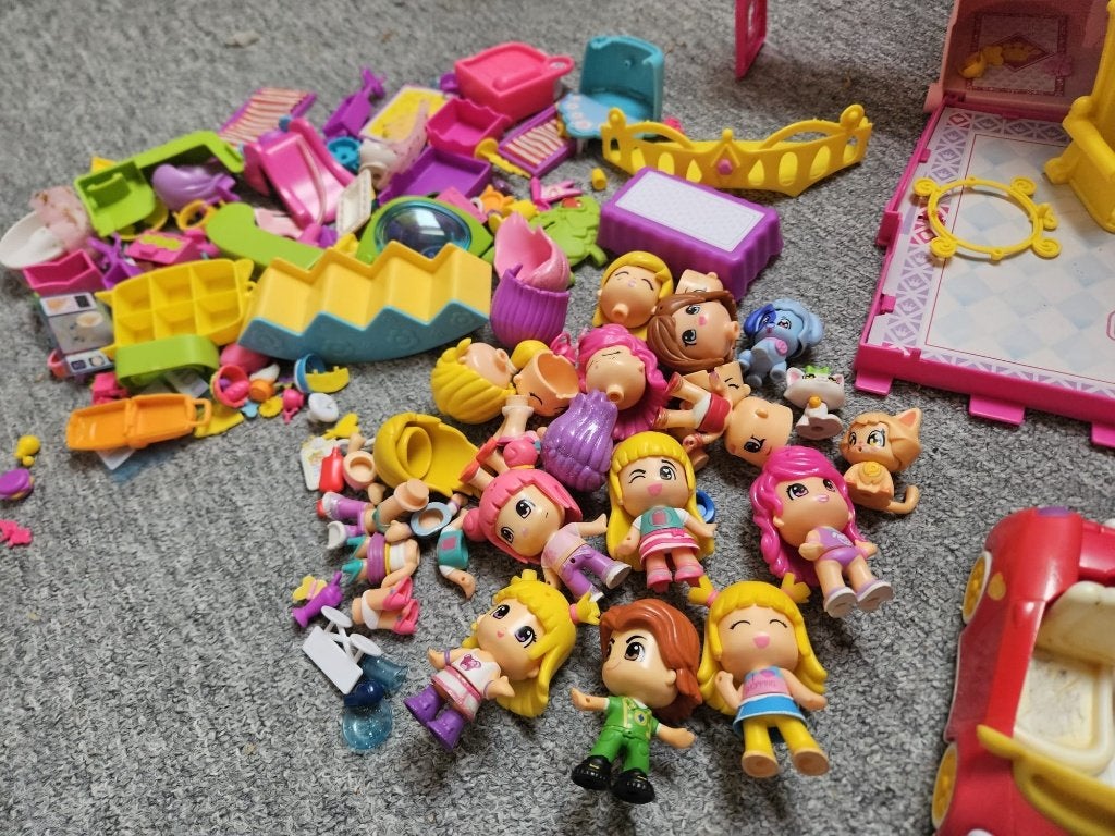 Grote Pinypon speelgoedset: poppen, huisjes, campers en meer, Ophalen, Gebruikt, Toebehoren