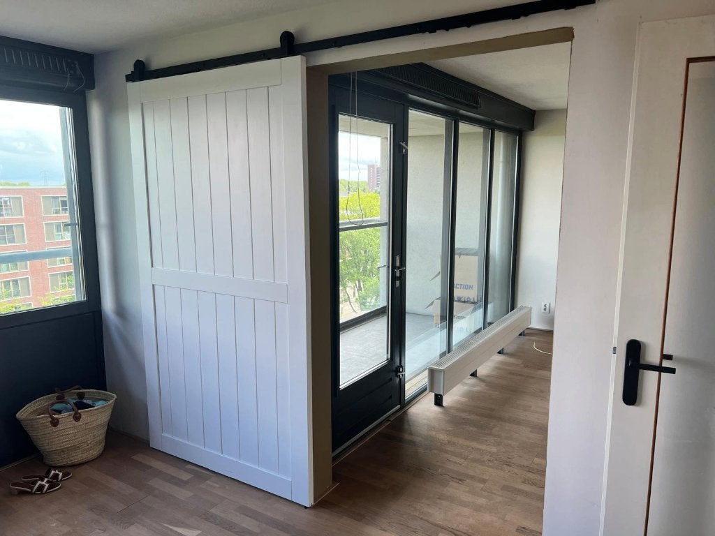 GROTE WITTE HOUTEN SCHUIFDEUR / BARNDOOR – 125 x 220 CM, Doe-het-zelf en Verbouw, Ophalen, Binnendeur, Zo goed als nieuw, Schuifdeur