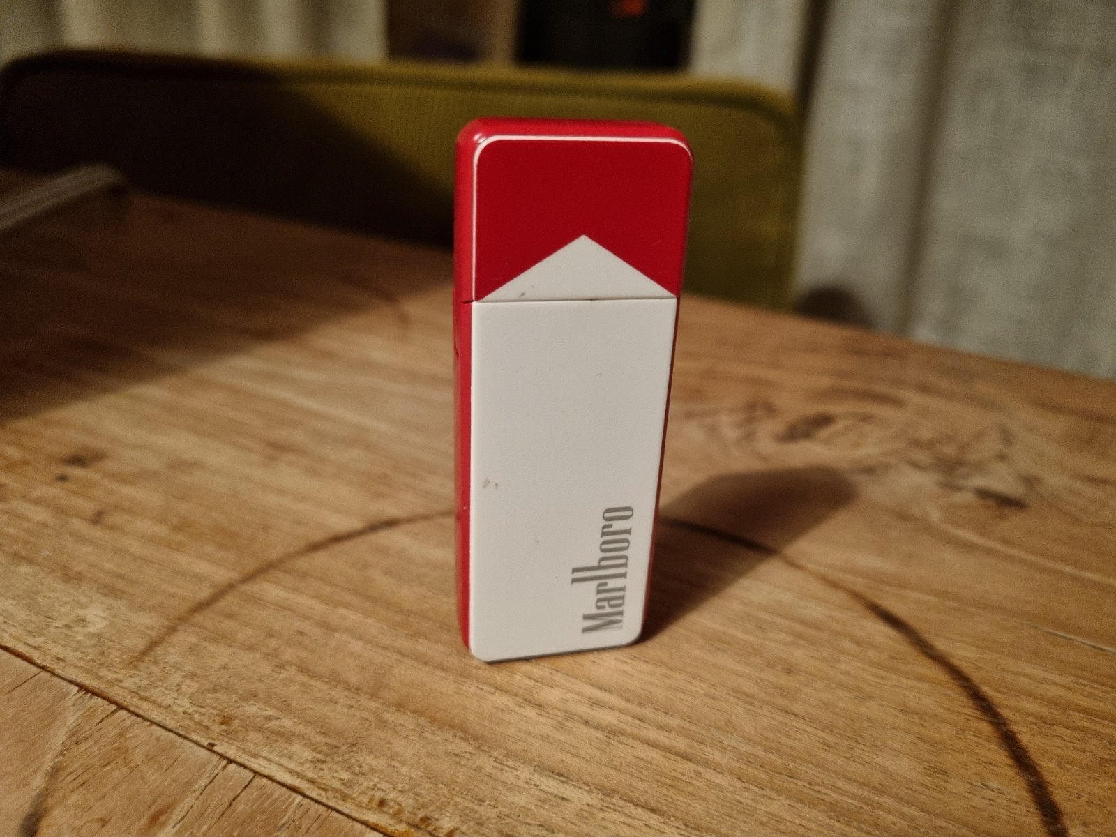 Marlboro Elektrische Oplaadbare Aansteker, Ophalen of Verzenden, Gebruikt, Aansteker