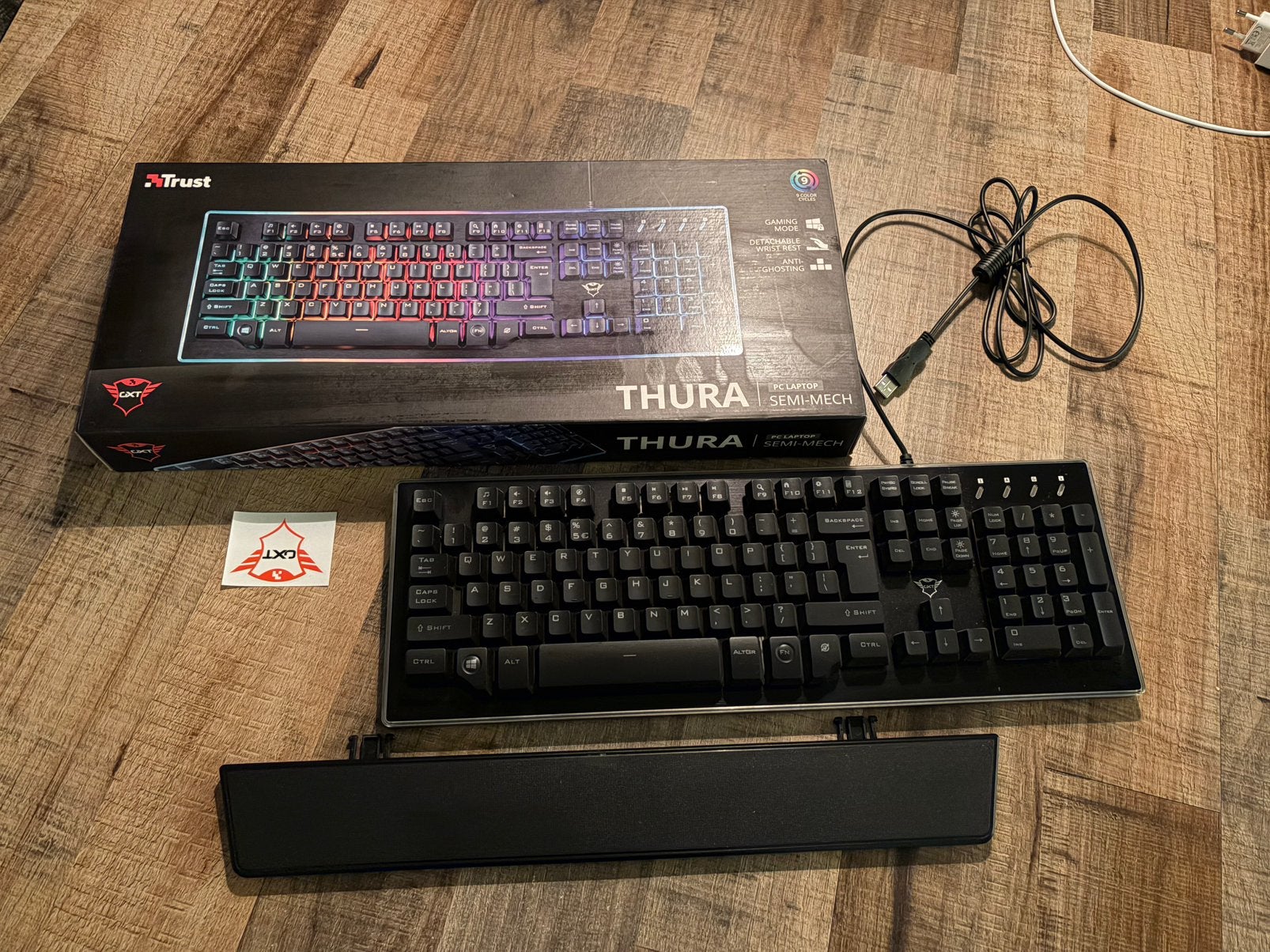 Trust Thura usb toetsenbord, Computers en Software, Ophalen, Gaming toetsenbord, Zo goed als nieuw, Qwerty