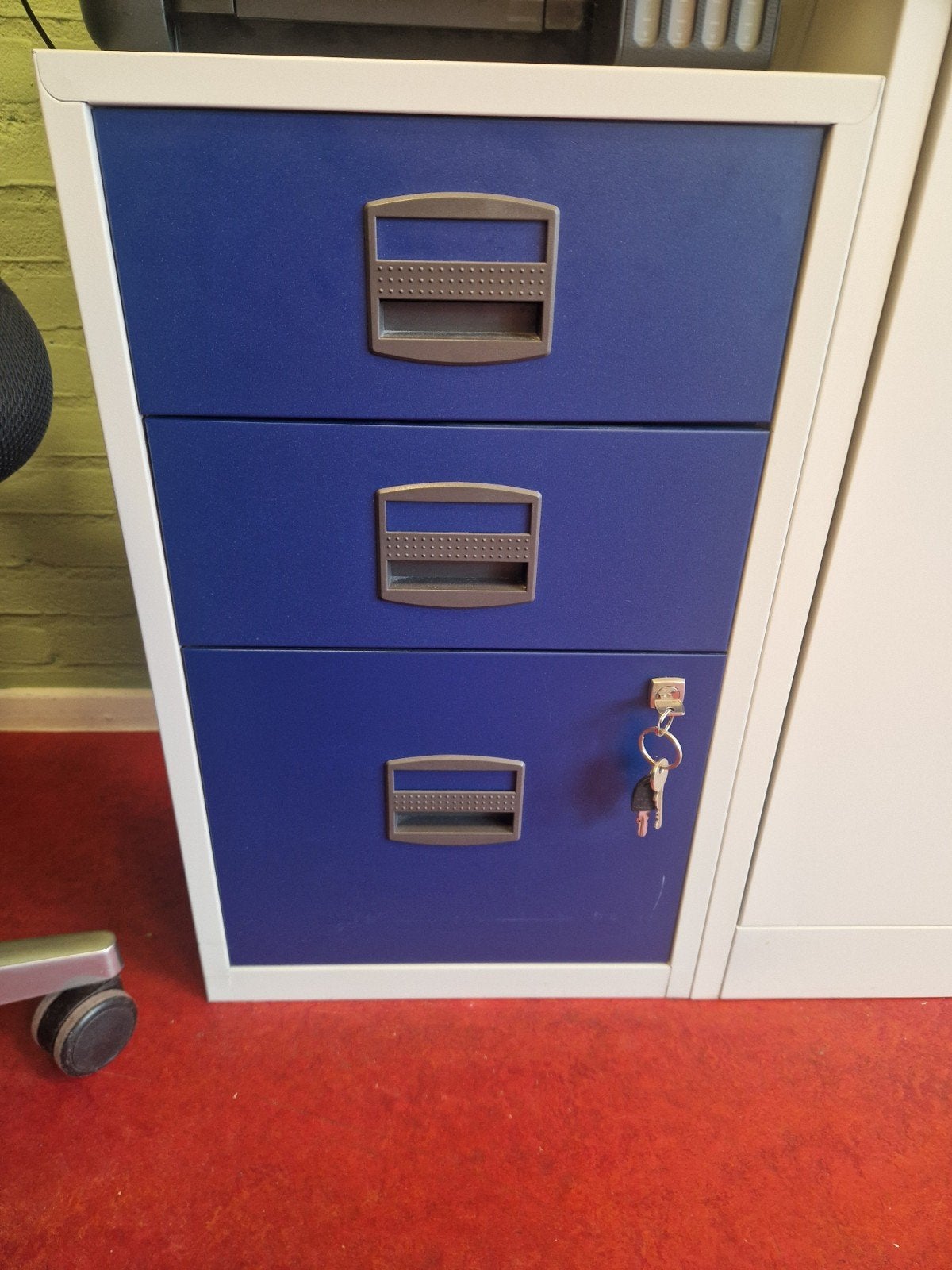 Blauwe Bisley ladekast met slot en sleutel, goede staat, Ophalen