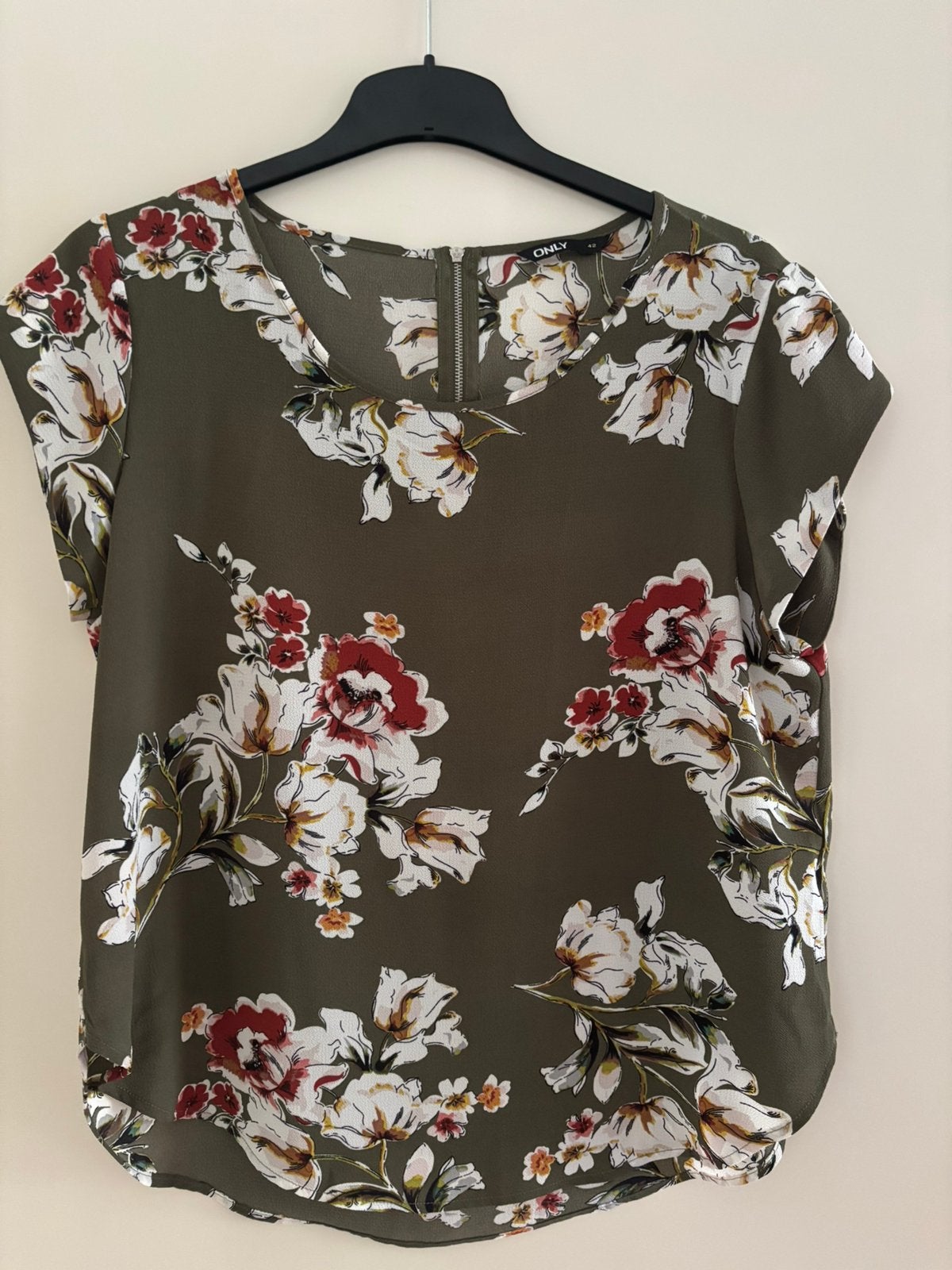 Groene blouse Only 42, Maat 42/44 (L), Ophalen of Verzenden, Zo goed als nieuw, Korte mouw