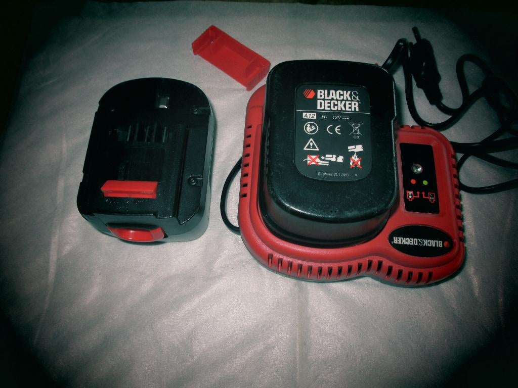 accu en oplader black en decker boormachine, Ophalen, Gebruikt