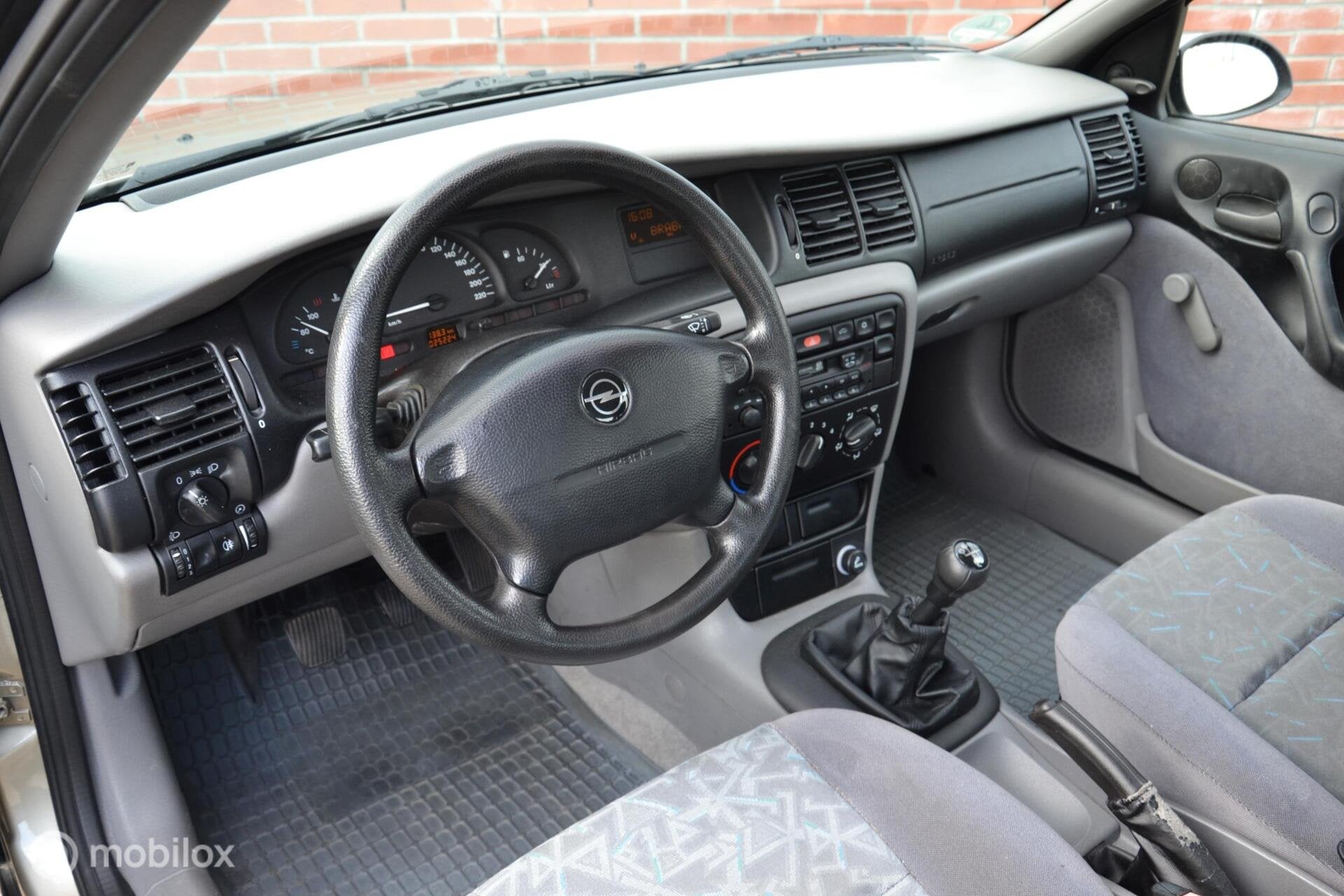 Opel Vectra 1.6i GL Plus|25.224km|1996|1e eig|Nieuwsta|Airco, Auto's, Opel, Stof, Gebruikt, Huisgarantie, 4 cilinders