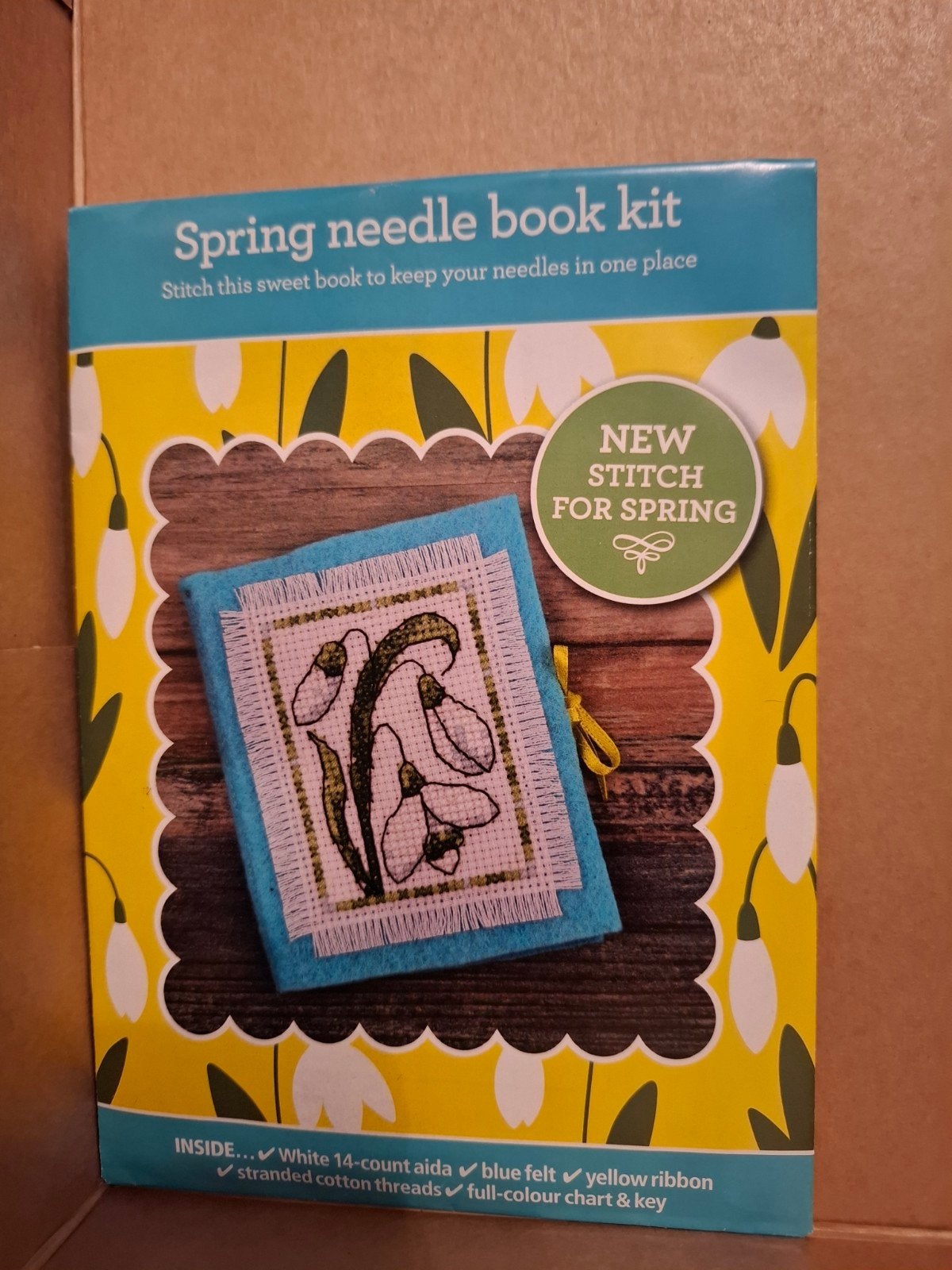 Compleet en ongebruikt borduurpakket ‘Spring Needle Book Kit, Ophalen of Verzenden, Nieuw, Overige typen