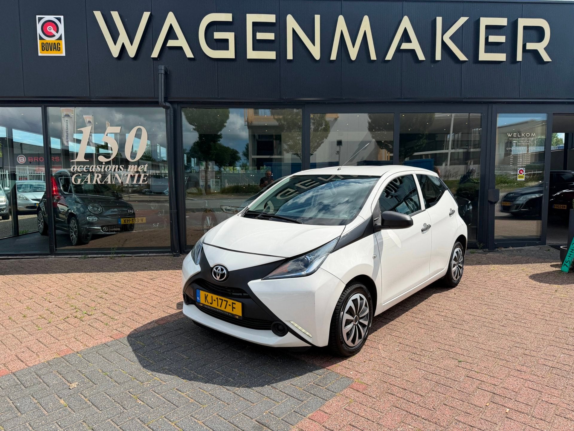 Toyota Aygo 1.0 VVT-i x-now Airco|Cruise|TELEFOON|BovagGARAN, Auto's, Voorwielaandrijving, 12 maanden, Stof, Gebruikt