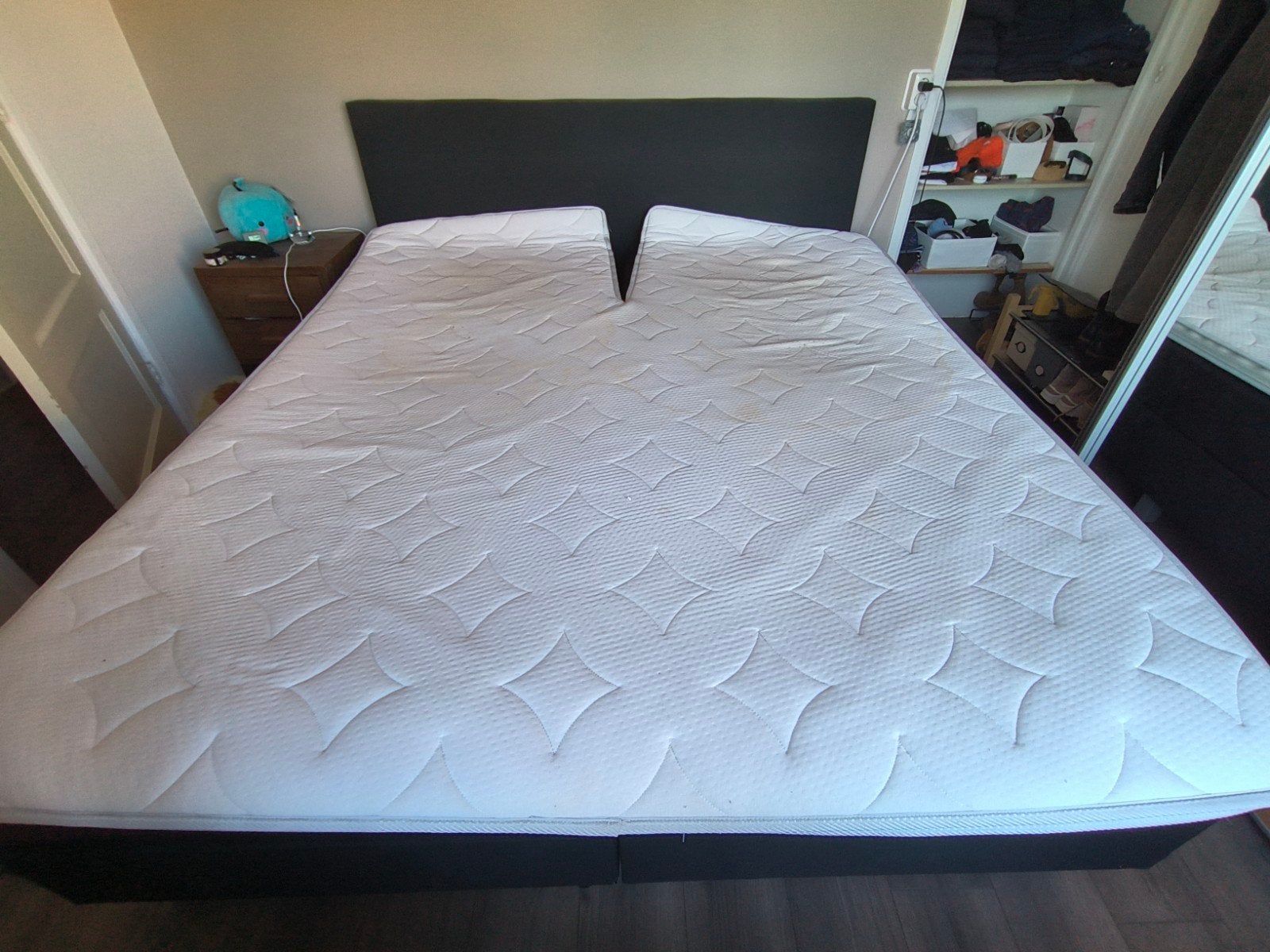 Tweepersoonsbed met topper, 180x200 cm, gratis ophalen, Ophalen, Gebruikt, Zwart, Tweepersoons