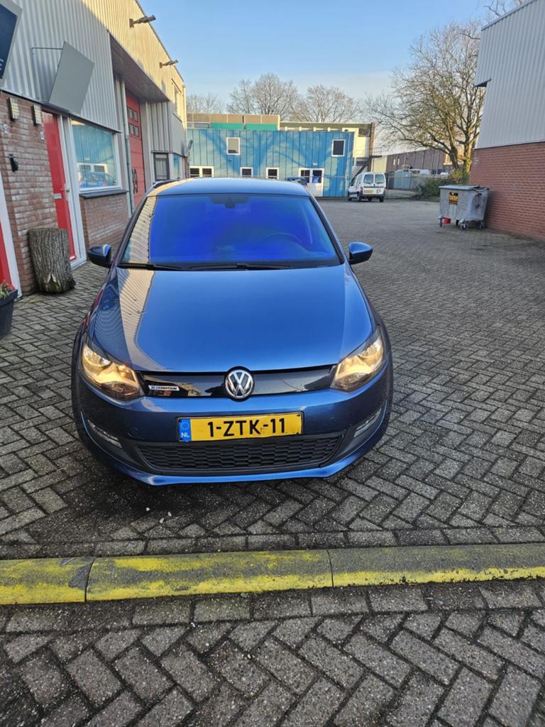 Volkswagen Polo 1.4 tdi 2015, Auto's, Volkswagen, Voorwielaandrijving, 40 €/maand, Blauw, Origineel Nederlands