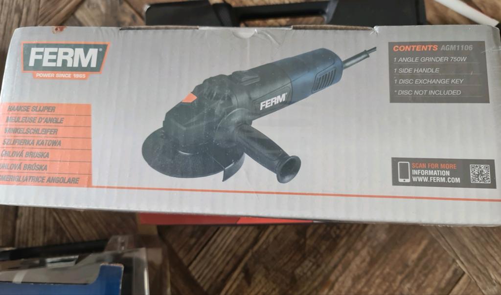 Ferm Haakse Slijpmachine AGM1106 - 750W nieuw laatste 2, Ophalen of Verzenden, Nieuw, 700 tot 1000 watt, Haakse handslijpmachine