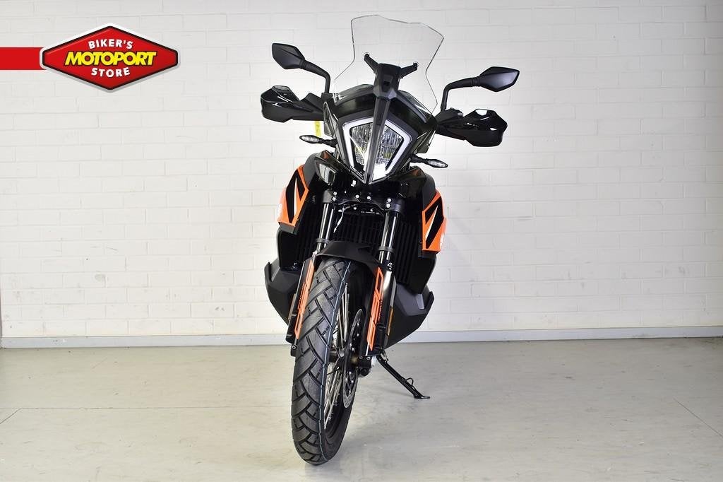 KTM 890 ADVENTURE (bj 2023), Motoren, Motoren | KTM, KTM Sportmotorcycle GMBH, Bedrijf, Toermotor, Stallhofnerstrasse 3
5230  Mattighofen, AT