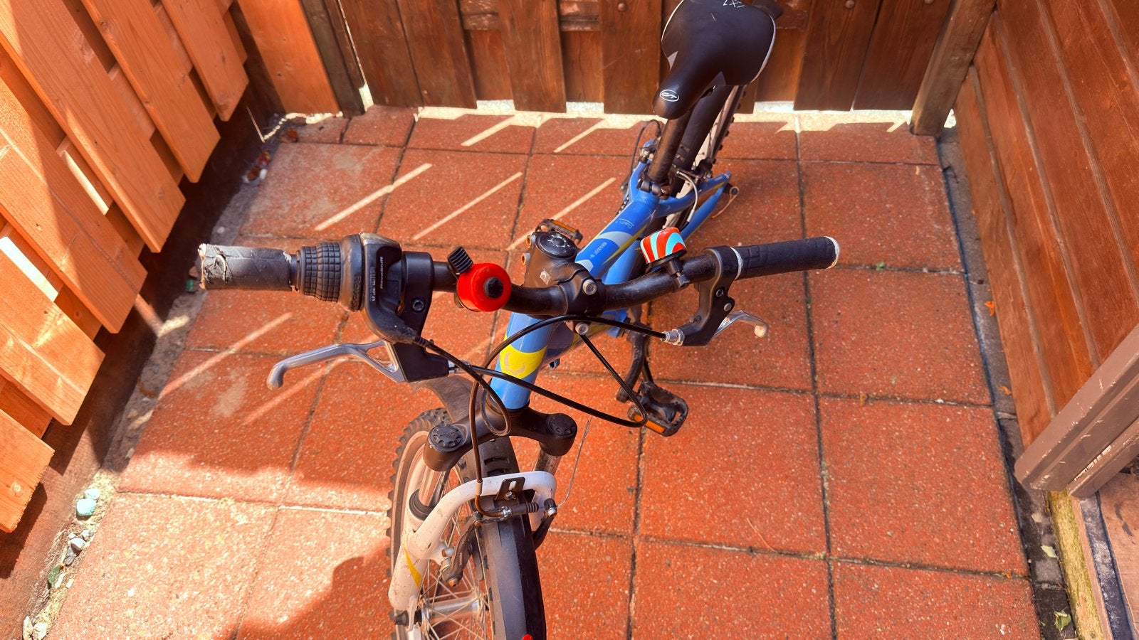 20 inch Conway kinderfiets - Blauw/Geel, Fietsen en Brommers, Ophalen, 20 inch of meer, Zijwieltjes, Gebruikt