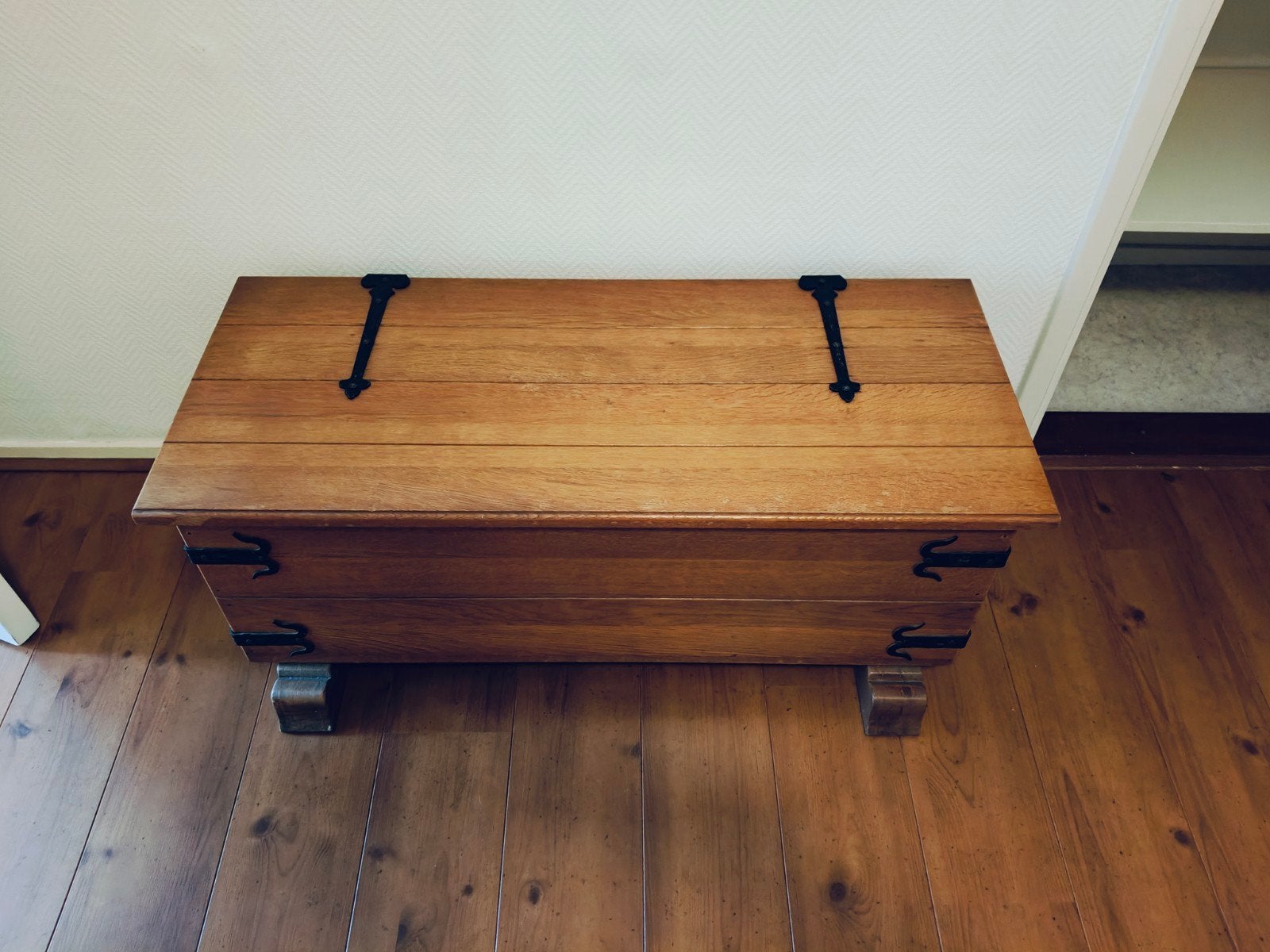 oude massief houten dekenkist ook leuk als salontafel 100x50, Ophalen, Minder dan 50 cm, 50 tot 100 cm, Zo goed als nieuw