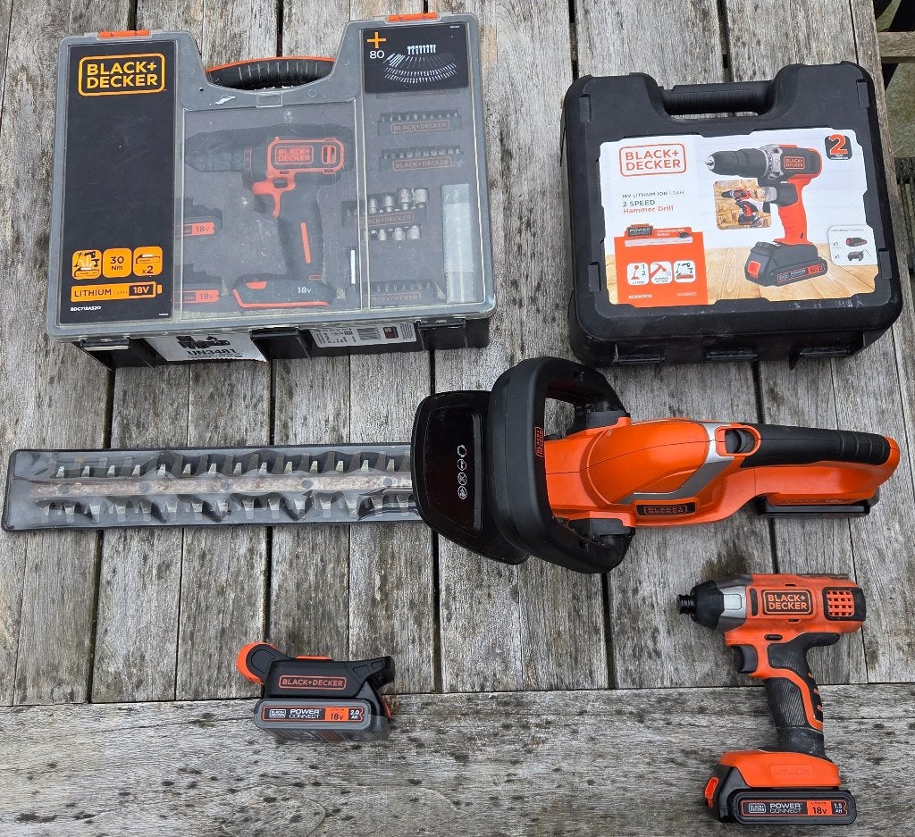 Black+Decker 18v gereedschapset, Doe-het-zelf en Verbouw, Gereedschap | Boormachines, Ophalen, Gebruikt, Boor- en Schroefmachine