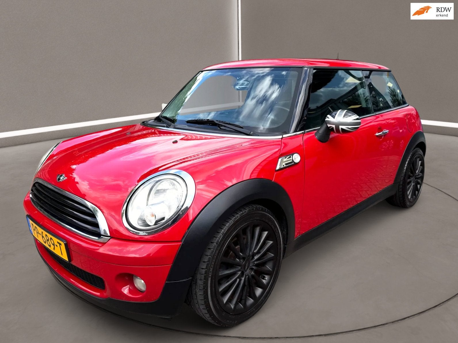 Mini Mini 1.4 One Pepper 75 Pk Airco 164 dkm Nap, Auto's, Mini, Voorwielaandrijving, Stof, 4 cilinders, 4 stoelen