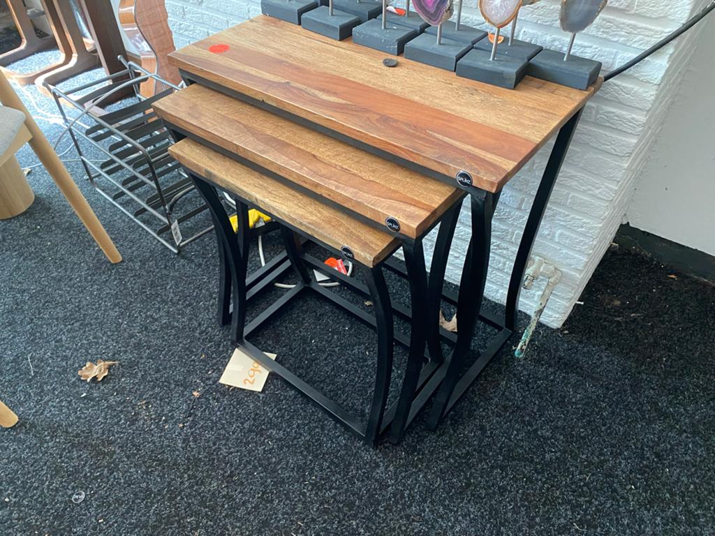 Set houten bijzettafels metalen frame massief mangohout