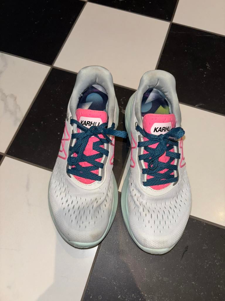Karhu hardloopschoenen 39,5 valt als 38, Overige merken, Hardloopschoenen, Ophalen of Verzenden, Zo goed als nieuw