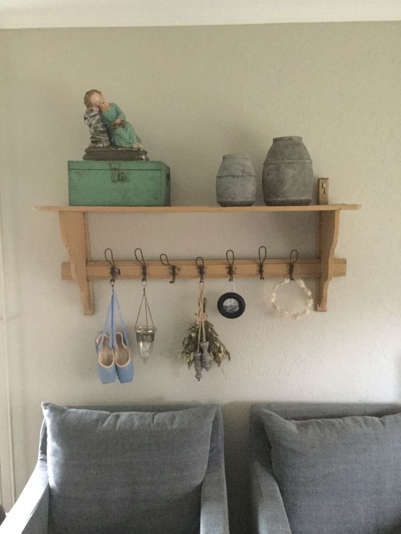 Brocante okergele kapstok regaal wandrek 1.22 breed, Huis en Inrichting, Gebruikt, 100 tot 150 cm, Hout, Ophalen