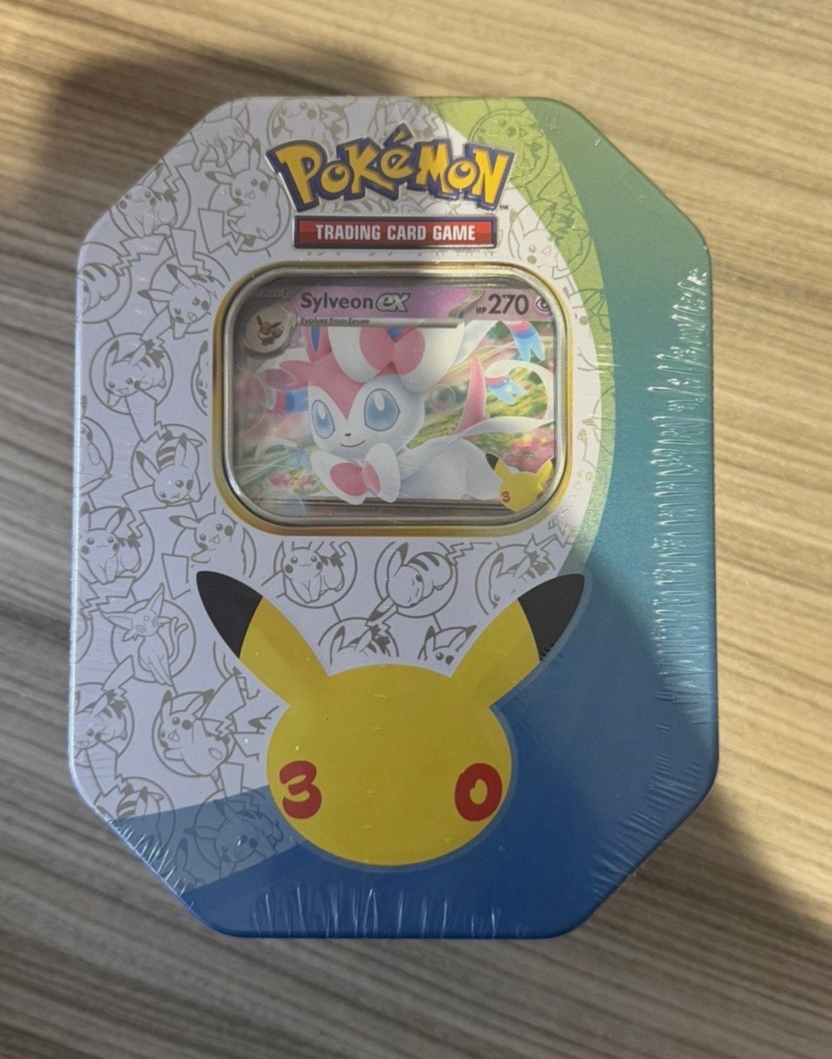 Sealed 30th Celebration Sylveon ex Tin – Promo – 4 Boosters, Ophalen of Verzenden, Nieuw, Boosterbox, Foil
