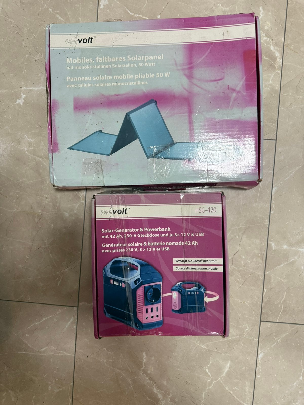revolt Powerbank met Solarpanel: Powerstation & Solar-Genera, Ophalen of Verzenden, Nieuw