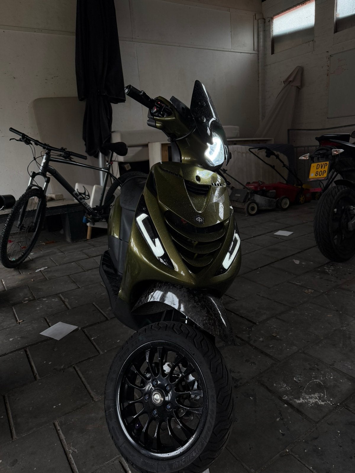 Zip 125 iget full malosi eventueel te ruil tegen goeie 125, Ophalen, Zip, Zo goed als nieuw, Benzine