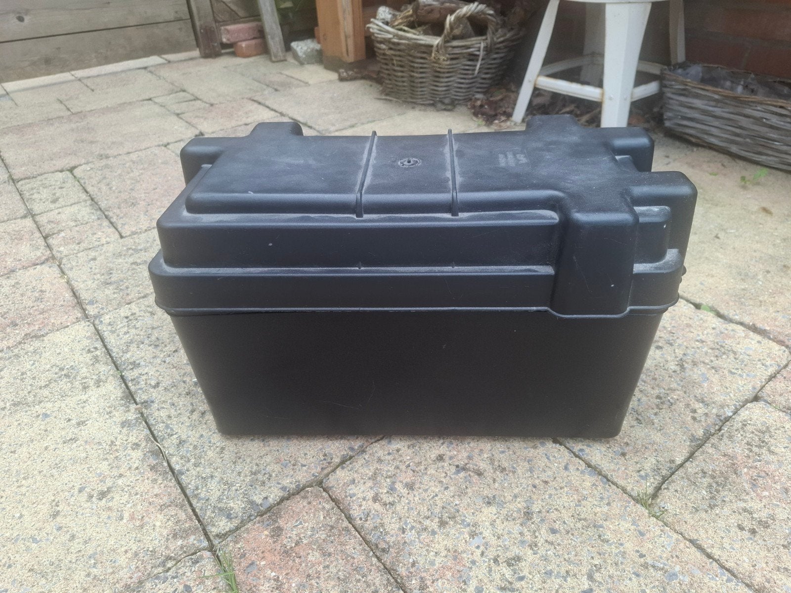 Kunstof accubak met deksel voor caravan of boot., Ophalen, Gebruikt