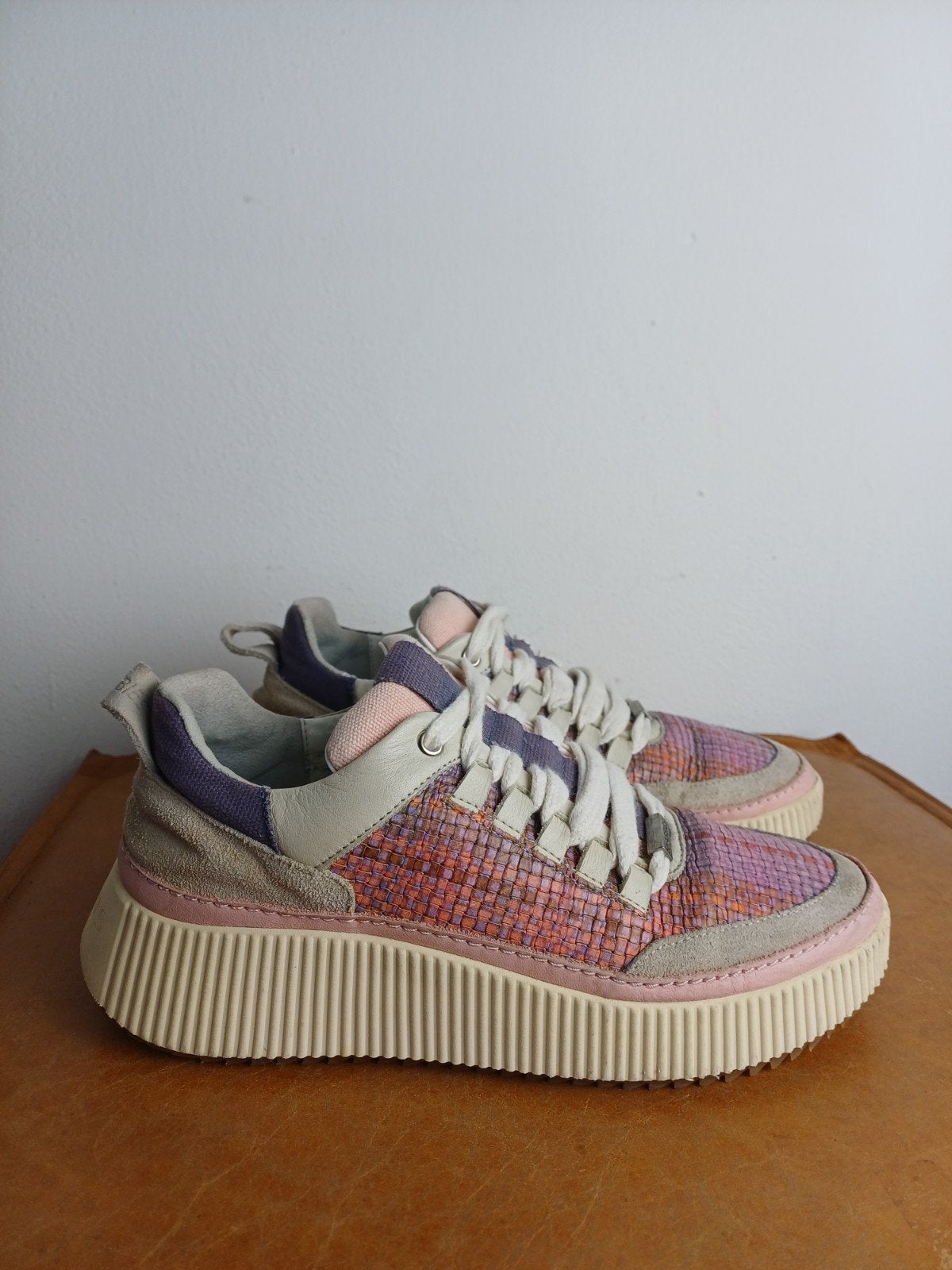 Super leuke sneakers van Shabbies in maat 38, Ophalen of Verzenden, Zo goed als nieuw, Overige kleuren, Sneakers of Gympen