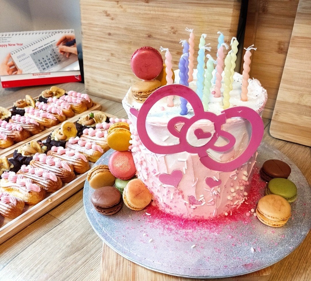 Taarten voor speciale gelegenheden, verjaardagen, Hobby en Vrije tijd, Ophalen of Verzenden, Nieuw, Taarten of Cupcakes, Bakvorm