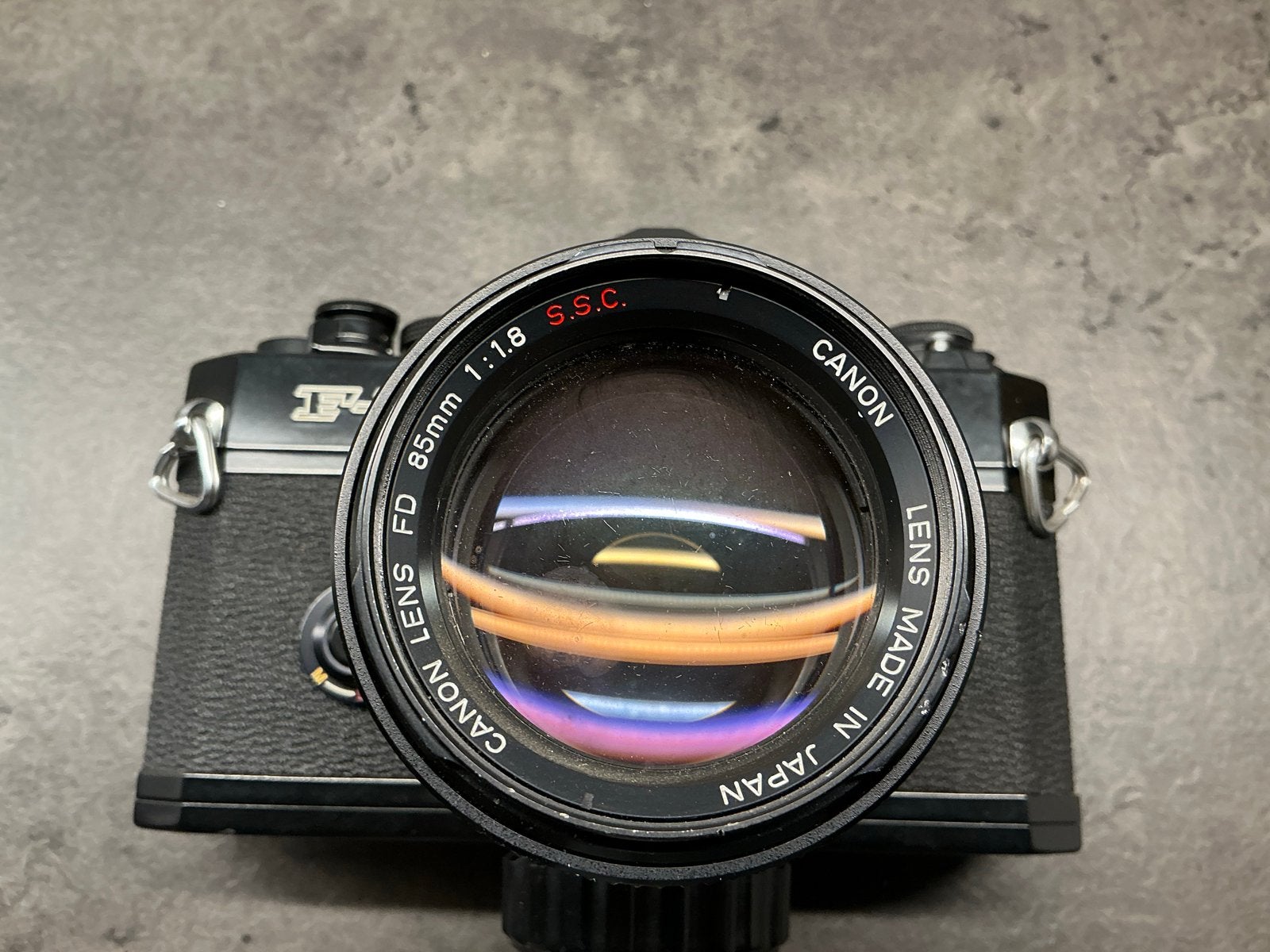 Canon F1 Professionele Systeemcamera met 85mm Portretlens, Audio, Tv en Foto, Fotocamera's Analoog, Ophalen, Gebruikt, Spiegelreflex