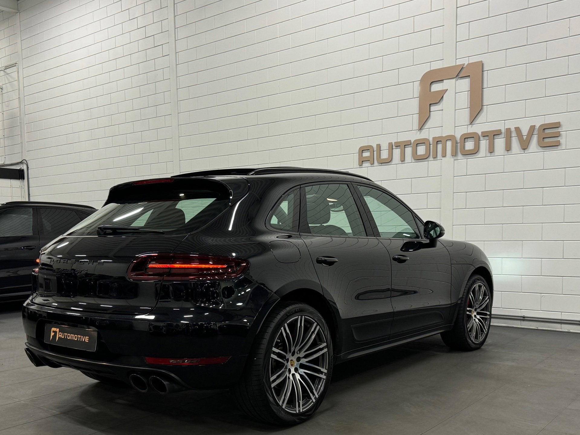 Porsche Macan 3.0 GTS Pano|Bose|18w|Luchtv|Sportuitlaat, Automaat, Dealer onderhouden, Gebruikt, Bedrijf