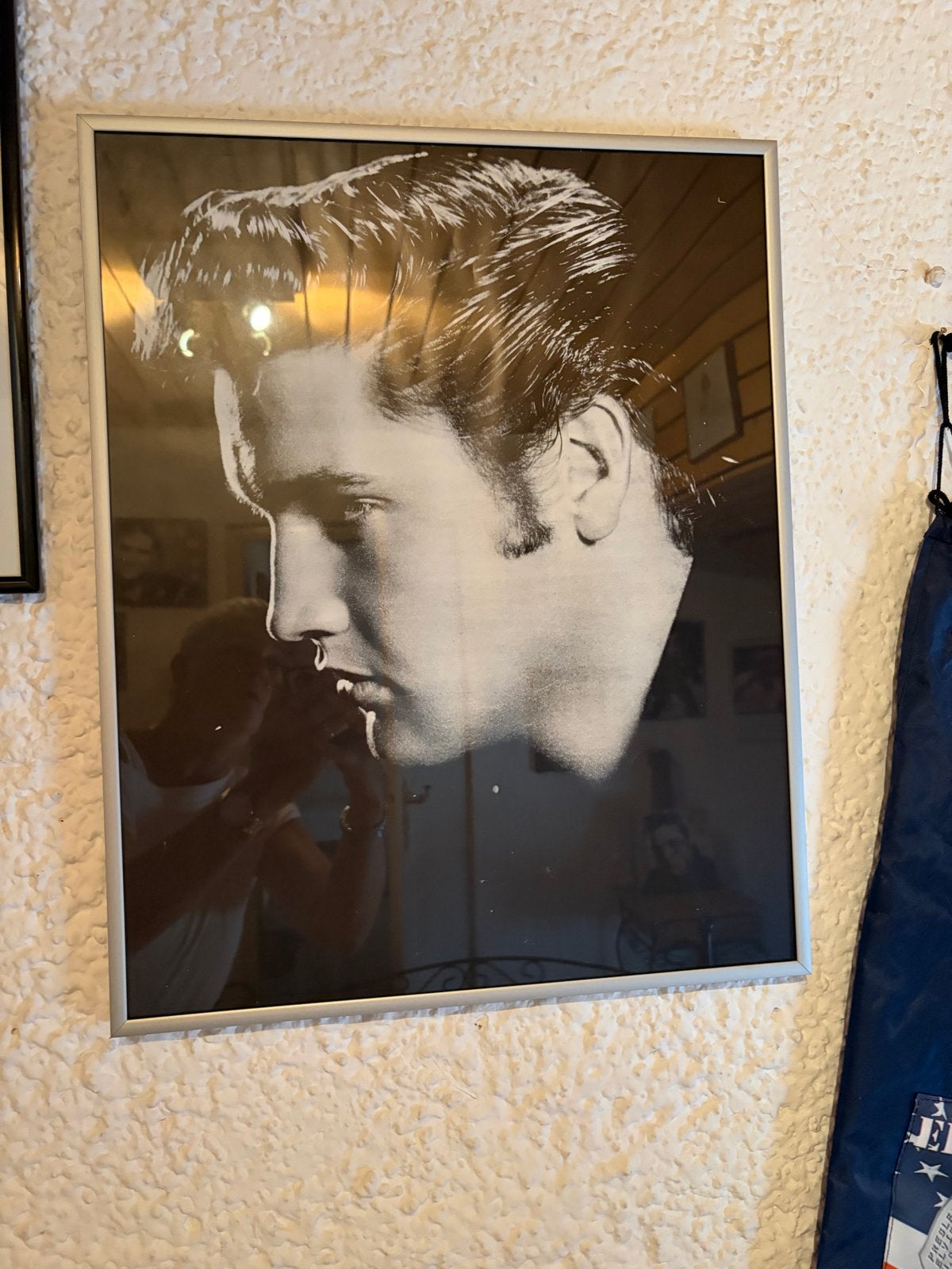 Ingelijste zwart-wit foto van Elvis Presley, Antiek en Kunst, Ophalen, Foto, Fotografie, Ingelijst
