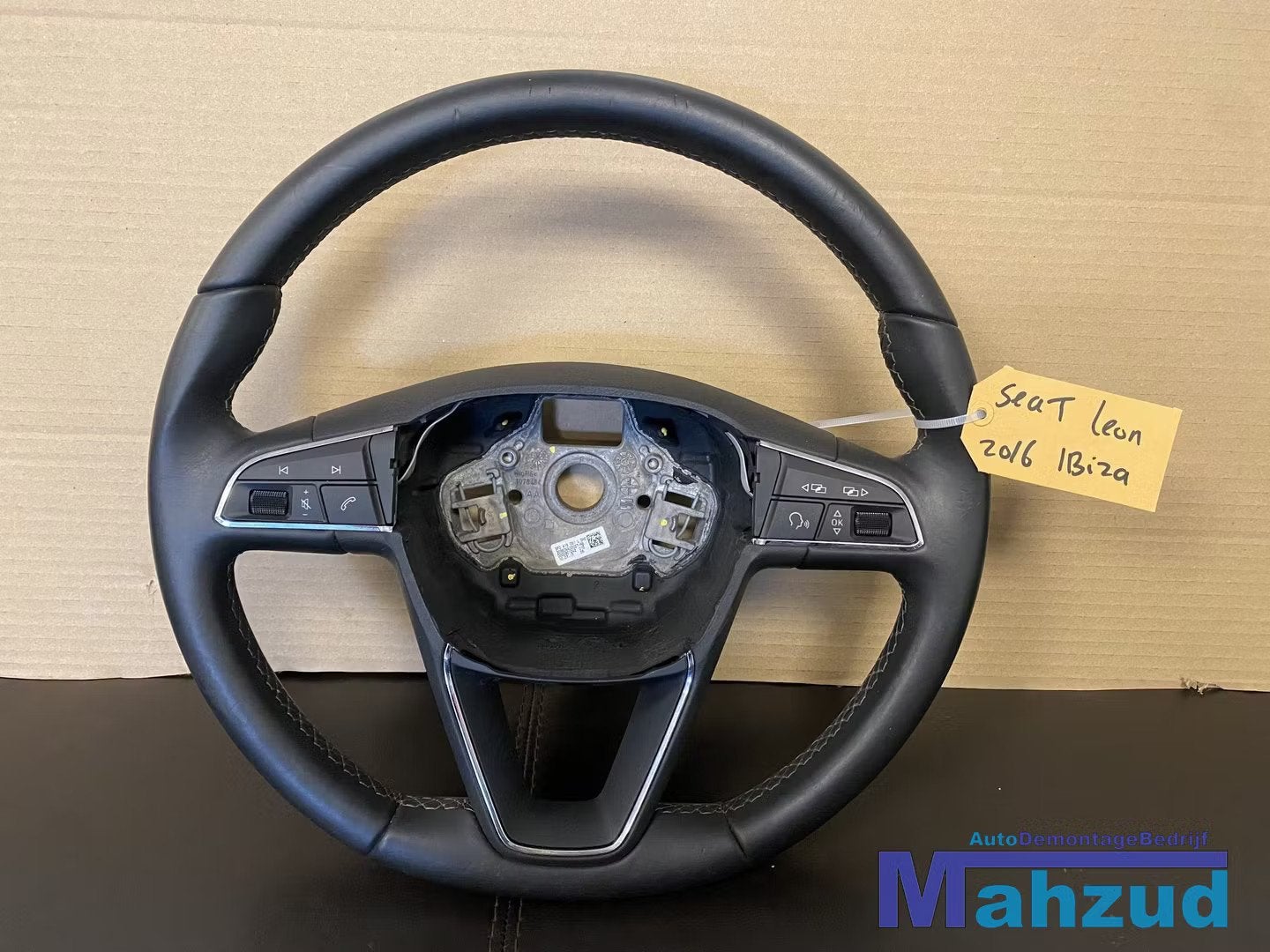 SEAT IBIZA 4 LEON 3 Leer stuurwiel stuur 2014, Gebruikt, Autovia A-2, Km 585 585
08760  Martorell, ES, Ophalen of Verzenden, SEAT S.A.