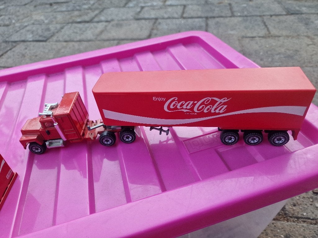 Coca Cola speelgoed auto's, Ophalen