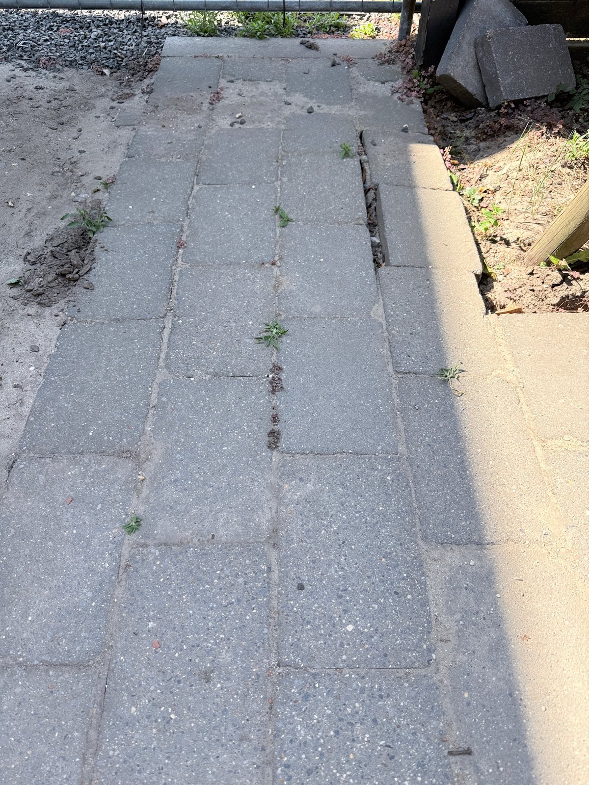 32 m2 gebruikte betontegels 30x20x6cm met waaltjes en bandje, Tuin en Terras, Tegels en Klinkers, Ophalen, Gebruikt, 10 m² of meer
