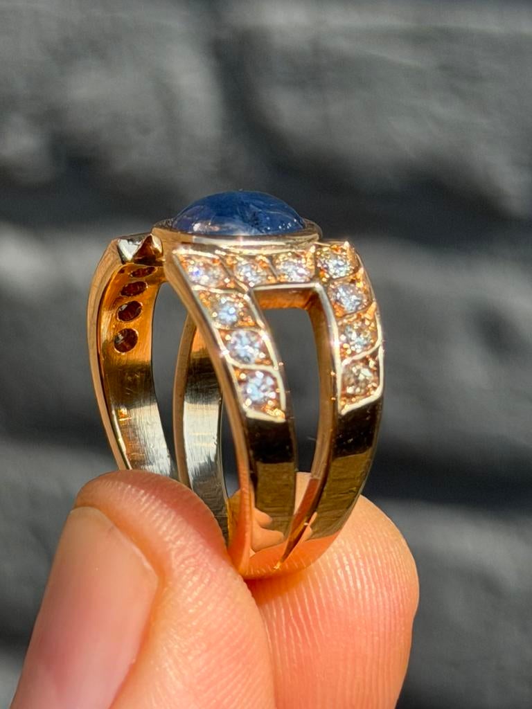 Exclusieve 18 karaat gouden ring saffier 2.5ct en diamanten!, 18 tot 19, Ophalen of Verzenden, Met edelsteen, Dame